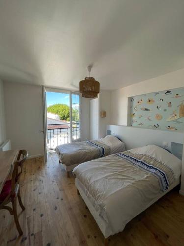 Villa de 5 chambres avec piscine privee terrasse et wifi a Saint Sulpice de Royan a 6 km de la plage
