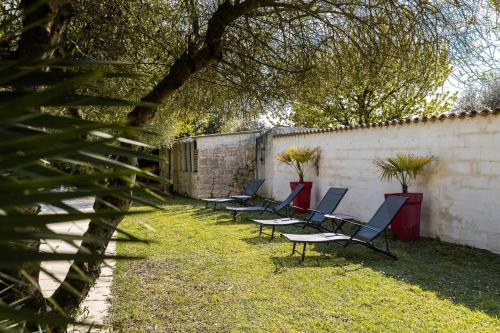 Villa de 5 chambres avec piscine privee jardin clos et wifi a Saint Sulpice de Royan a 6 km de la plage