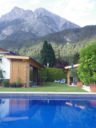 Szabadtéri fürdő, Haus Thomas in Telfs