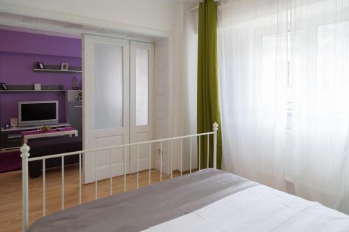 Sunny Old Town Apartments Room Type - Luxury One-Bedroom Apartment