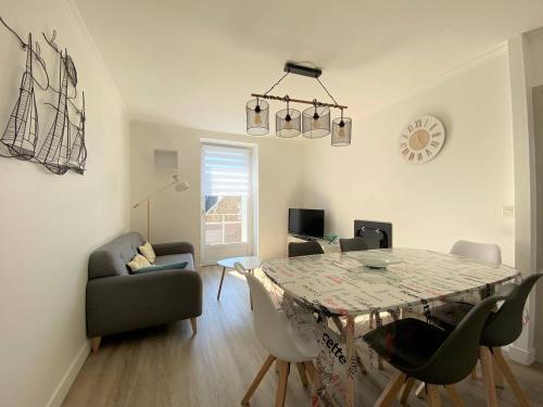 Bel appartement rénové 5 personnes au centre ville de PERROS-GUIREC - Réf 957 - Location saisonnière - Perros-Guirec