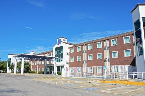 Motel 6-West Des Moines IA - image 11