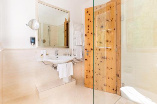 Chasa Castello relax & spa Room Type - Corner Double Room