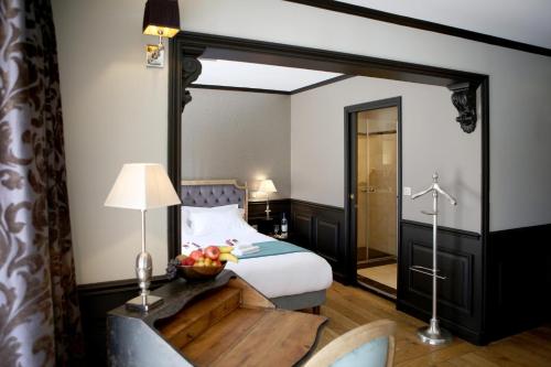 Suite with Balcony image 6
