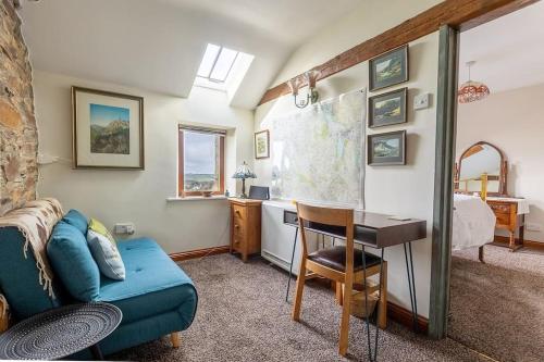 HIGH TREES BYRE - Two bed Cottage with Log Burner & Incredible Views