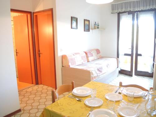 Two-Bedroom Apartment image 5