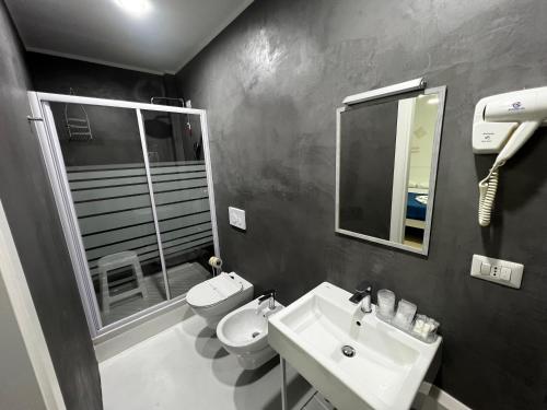 Triple Room with Terrace image 3