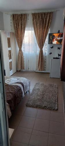Double Room image 3