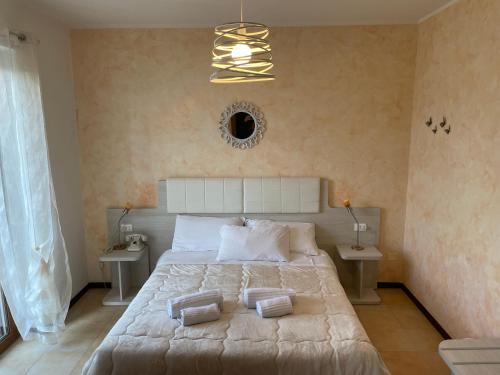 Double Room image 3