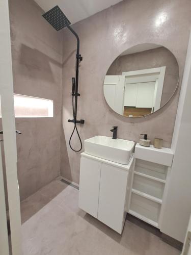 Comfy Studio in Tirana, Tirana (photo 10)