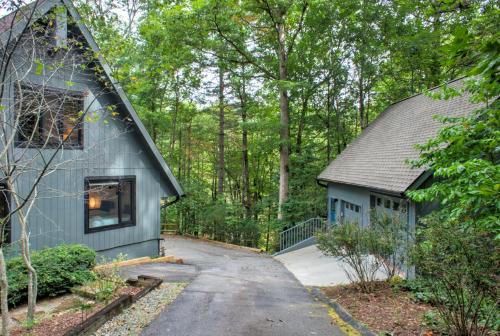 The Oak Lake House on Wanteska