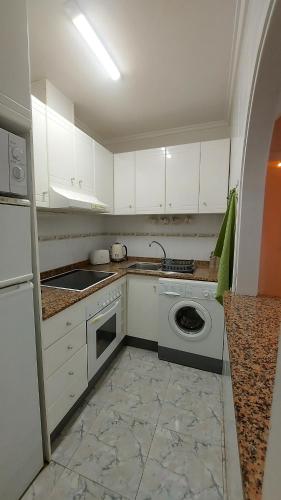 Kitchen, Alba Apartman Torrevieja in Torrevieja