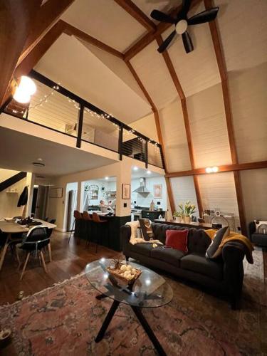 The Juniper House near Poughkeepsie & New Paltz in Highland, USA
