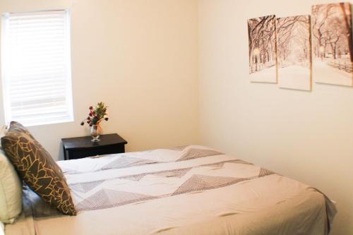 2 Bedroom East Carson Street Sanctuary in Pittsburgh, USA