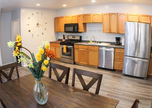 2 Bedroom East Carson Street Sanctuary in Pittsburgh, USA