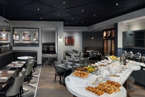 539126382 Edinburgh Marriott Hotel Holyrood