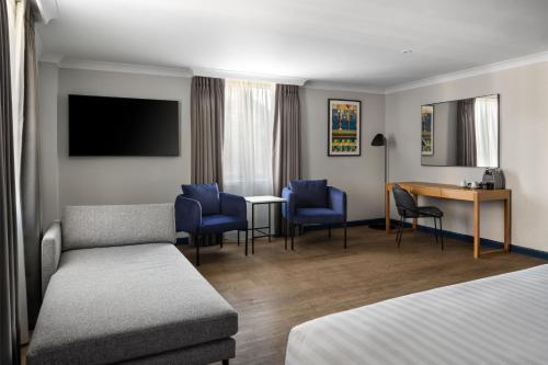 539126465 Edinburgh Marriott Hotel Holyrood