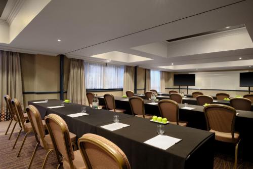 539126552 Edinburgh Marriott Hotel Holyrood