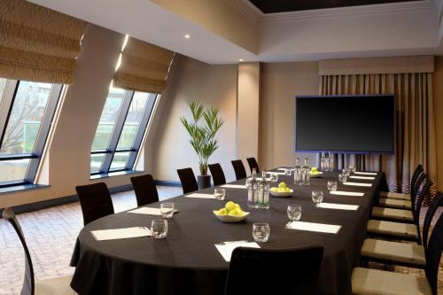 539126556 Edinburgh Marriott Hotel Holyrood