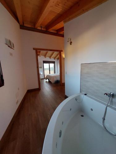 Badestamp, La Costurera in Villanueva De Avila