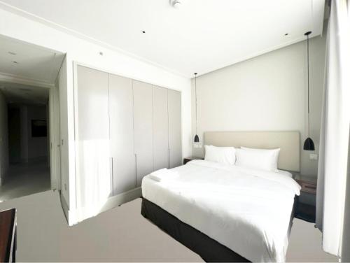 Studio Apartment image 7