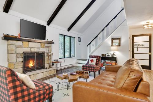 Pocono Pines Summer Retreat with Unmatched Amenities & Private Deck 3BR 2BA in Pocono Pines, Vereinigte Staaten von Amerika