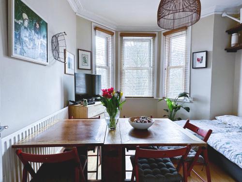 Comfortable Central Apartment in London - image 6