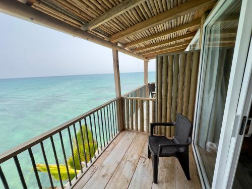 Hostel Santa Cruz del Islote in Isla Mucura