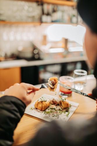 Restaurant, Penny's Motel in The Blue Mountains (ON)