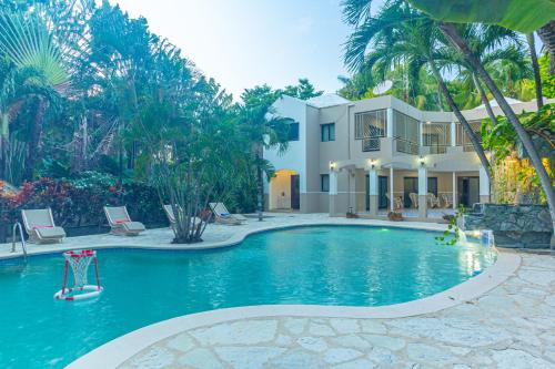 "Villa Infinito"Bani's Exclusive Beachside Mansion