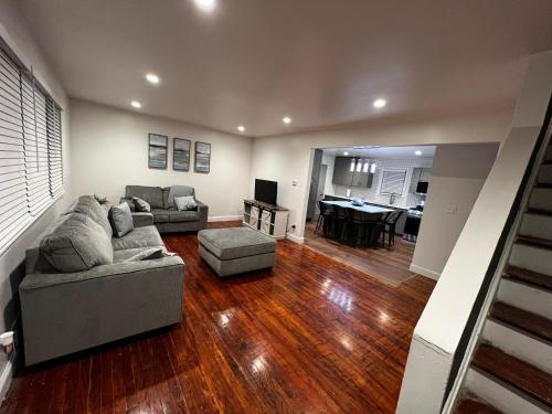 Renovated 3 BR Ewing Home -Quiet in Trenton, USA