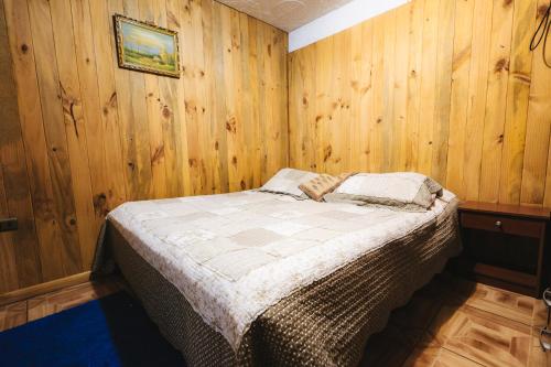 Double Room with Shared Bathroom image 3