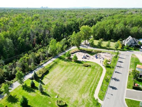 Γύρω περιβάλλον, L'Oasis Urbaine in Longueuil (QC)