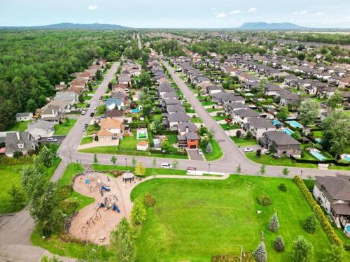 Γύρω περιβάλλον, L'Oasis Urbaine in Longueuil (QC)