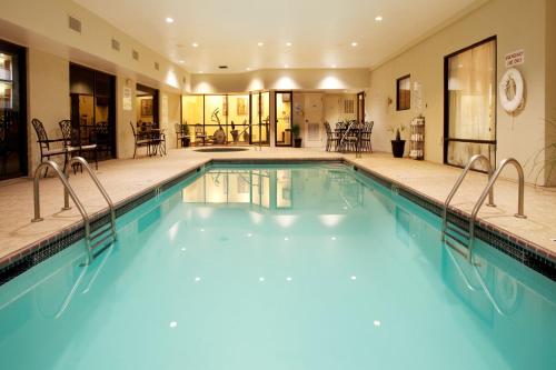 Bassein, Holiday Inn Express Hotel & Suites Sulphur - Lake Charles By IHG in Sulphur (LA)