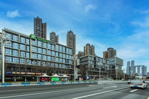 539185479 Holiday Inn Express Chongqing Nanbin Road by IHG