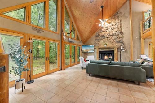Private Cabin at Lake Hartwell in Townville, USA