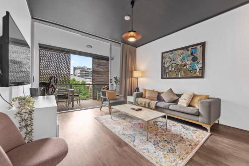 Central & Stylish! 1Bed/1Bath/1Car ~ 5 mins to CBD, Brisbane