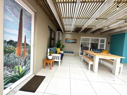 Happy Dayz Holiday House - Jeffreys Bay