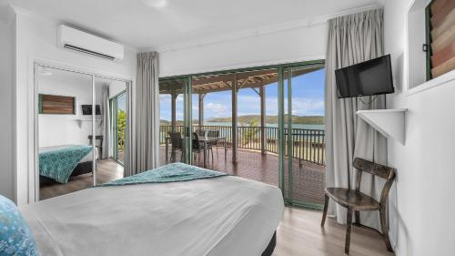 Casuarina Cove 13 on Hamilton Island by HamoRent