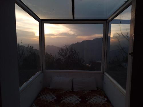 Stargazing Glass Lodge Himachal Pradesh Thachi