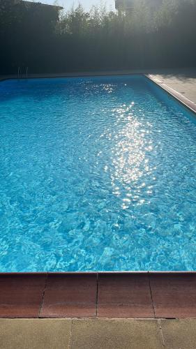 Appartement lumineux terrasse piscine