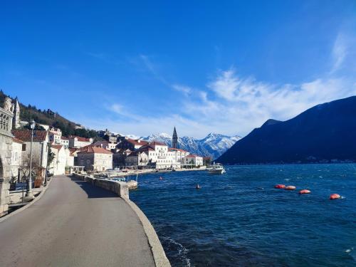 Surrounding environment, Guesthouse Zmukic in Perast
