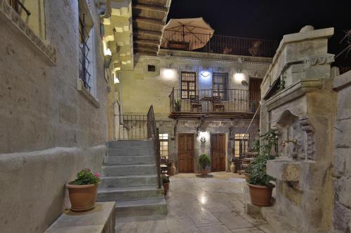 Vista Cave Hotel 5