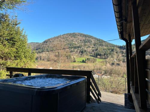 Chalet du Faubourg & Jacuzzi, proximité Gerardmer & La Bresse