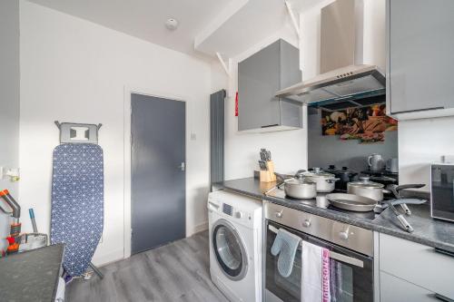 *RB246* For your most relaxed & Cosy stay + Free Parking + Free Fast WiFi * in 利茲市郊