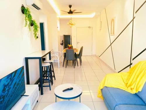 Kulai Apartment 3BR-5BR near IOI, Aeon and Senai Airport near Putra Sports Complex