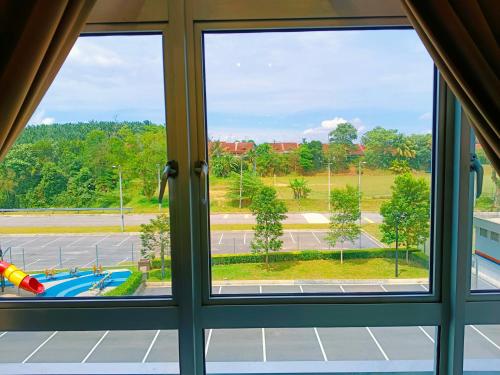 Kulai Apartment 3BR-5BR near IOI, Aeon and Senai Airport near Putra Sports Complex
