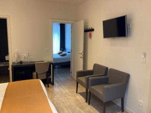 Hotel Du Commerce Room Type - Two-Bedroom Suite Hotel Du Commerce Room Type - Two-Bedroom Suite
