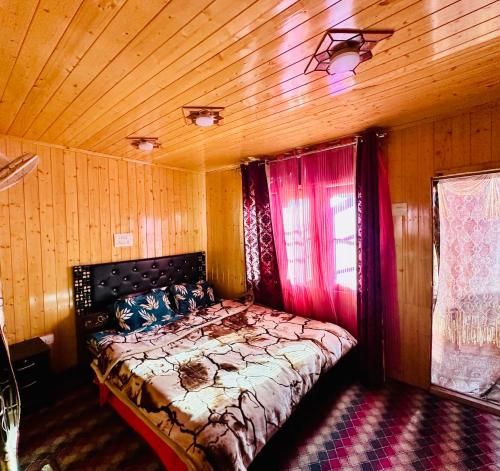 Double Room image 10